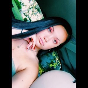 Meet your Posher, Caitlyn